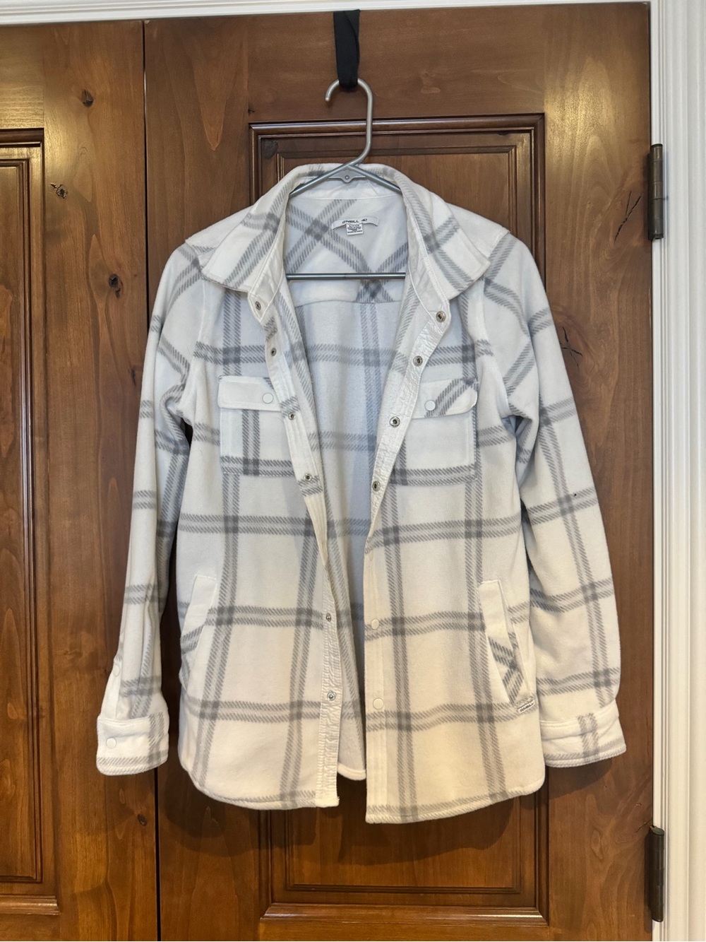 Plaid Button-Front Shacket in white and Gray - Women